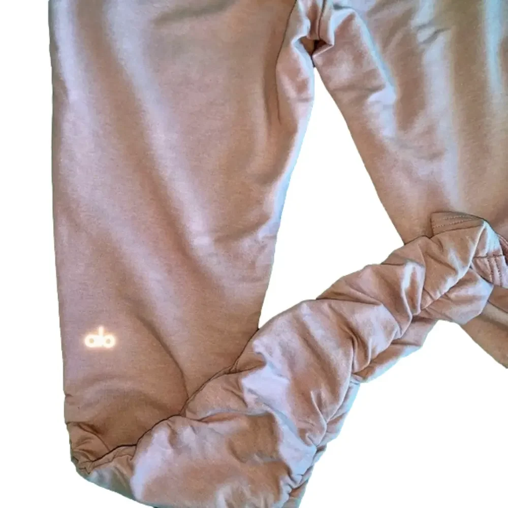 NWT ALO YOGA smoky pink quartz SOLAR LEGGING sweatpants athleisurewear bottoms - Picture 8 of 10